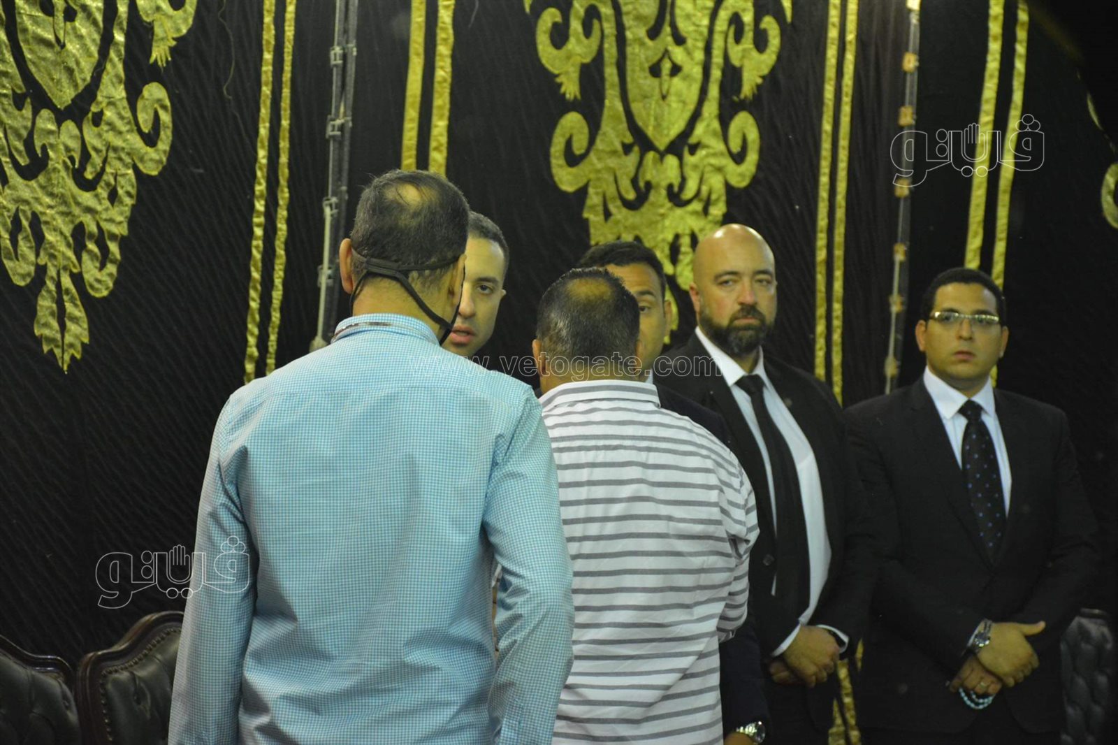 حسن حمدي وحسام غالي وشوبير في عزاء والد محمد سراج (22)