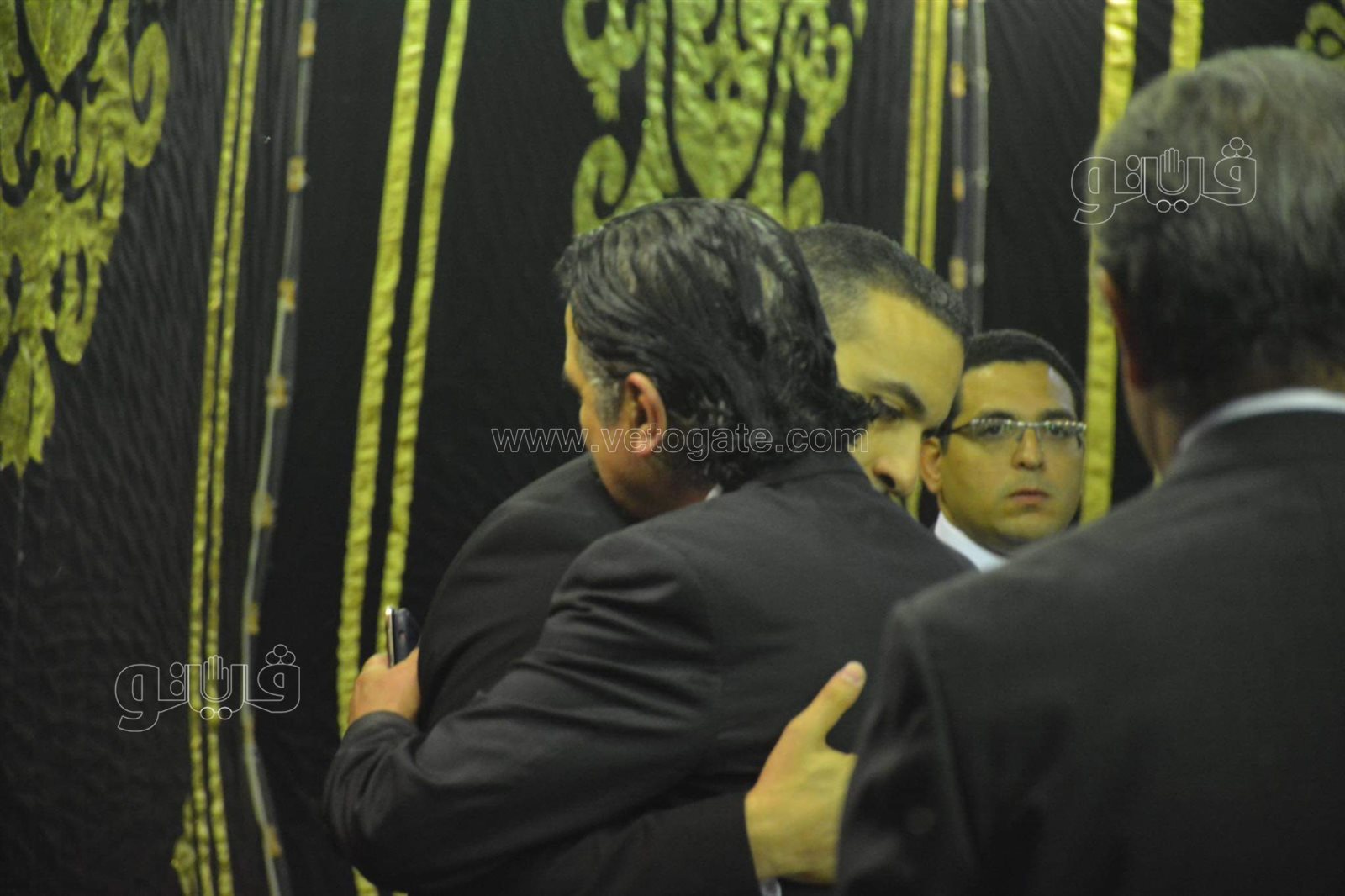 حسن حمدي وحسام غالي وشوبير في عزاء والد محمد سراج (25)