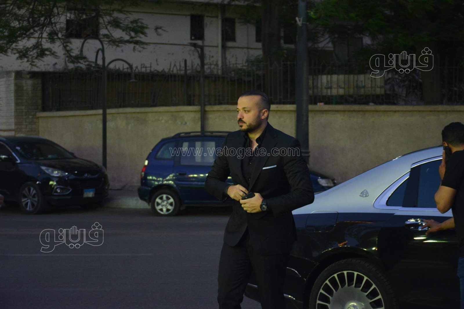 حسن حمدي وحسام غالي وشوبير في عزاء والد محمد سراج (27)