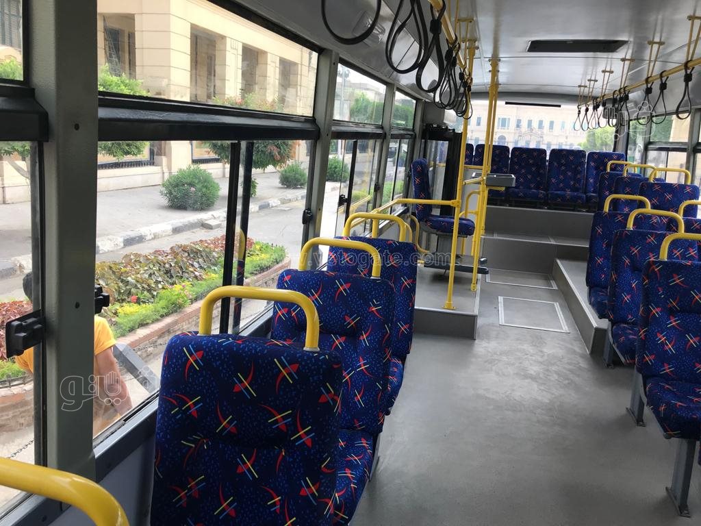 محافظ القاهرة يتفقد أول أتوبيس يعمل بالغاز الطبيعي (1)