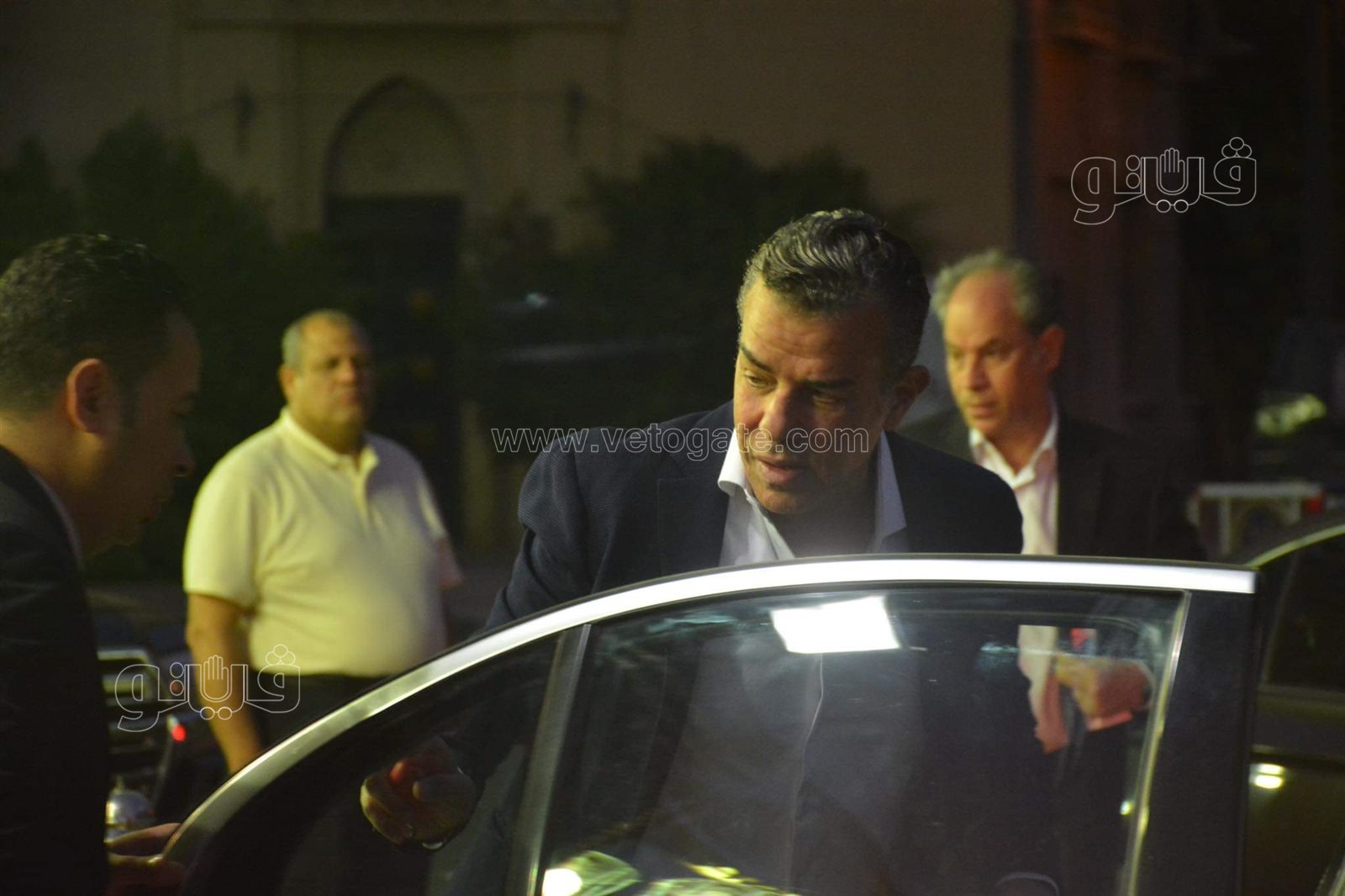 حسن حمدي وحسام غالي وشوبير في عزاء والد محمد سراج (28)