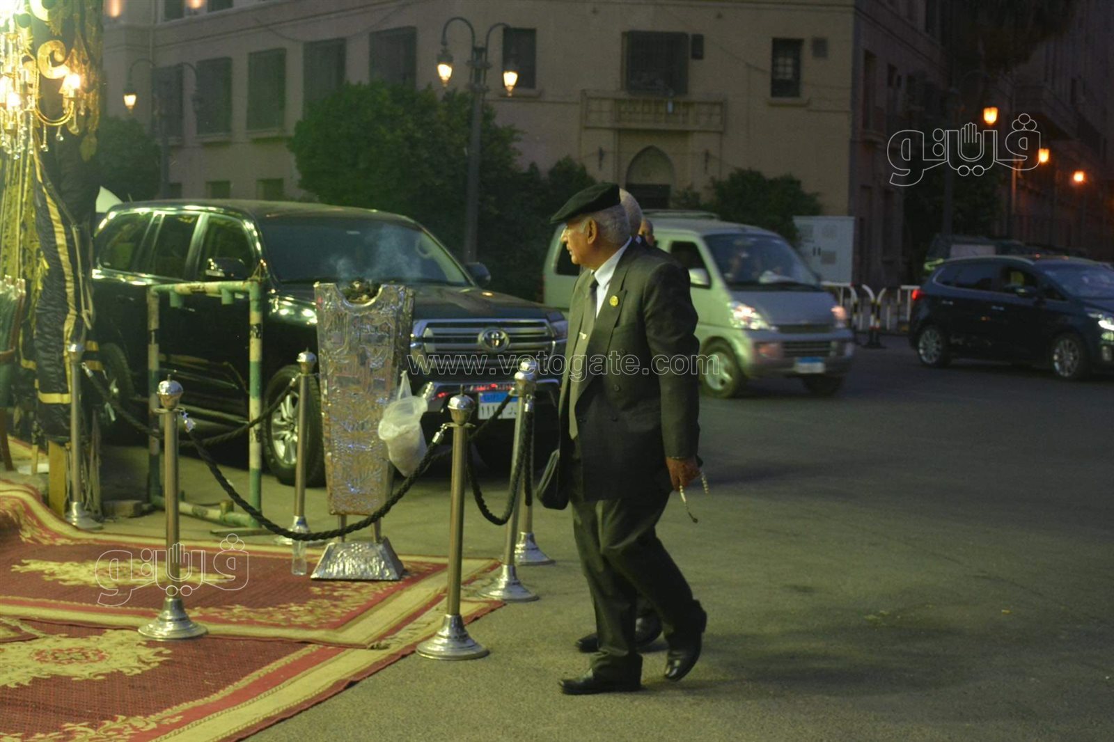 حسن حمدي وحسام غالي وشوبير في عزاء والد محمد سراج (30)