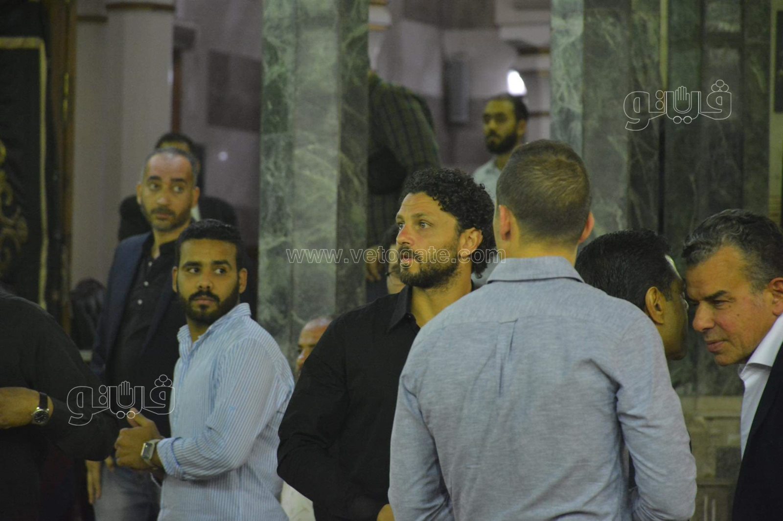 حسن حمدي وحسام غالي وشوبير في عزاء والد محمد سراج (34)