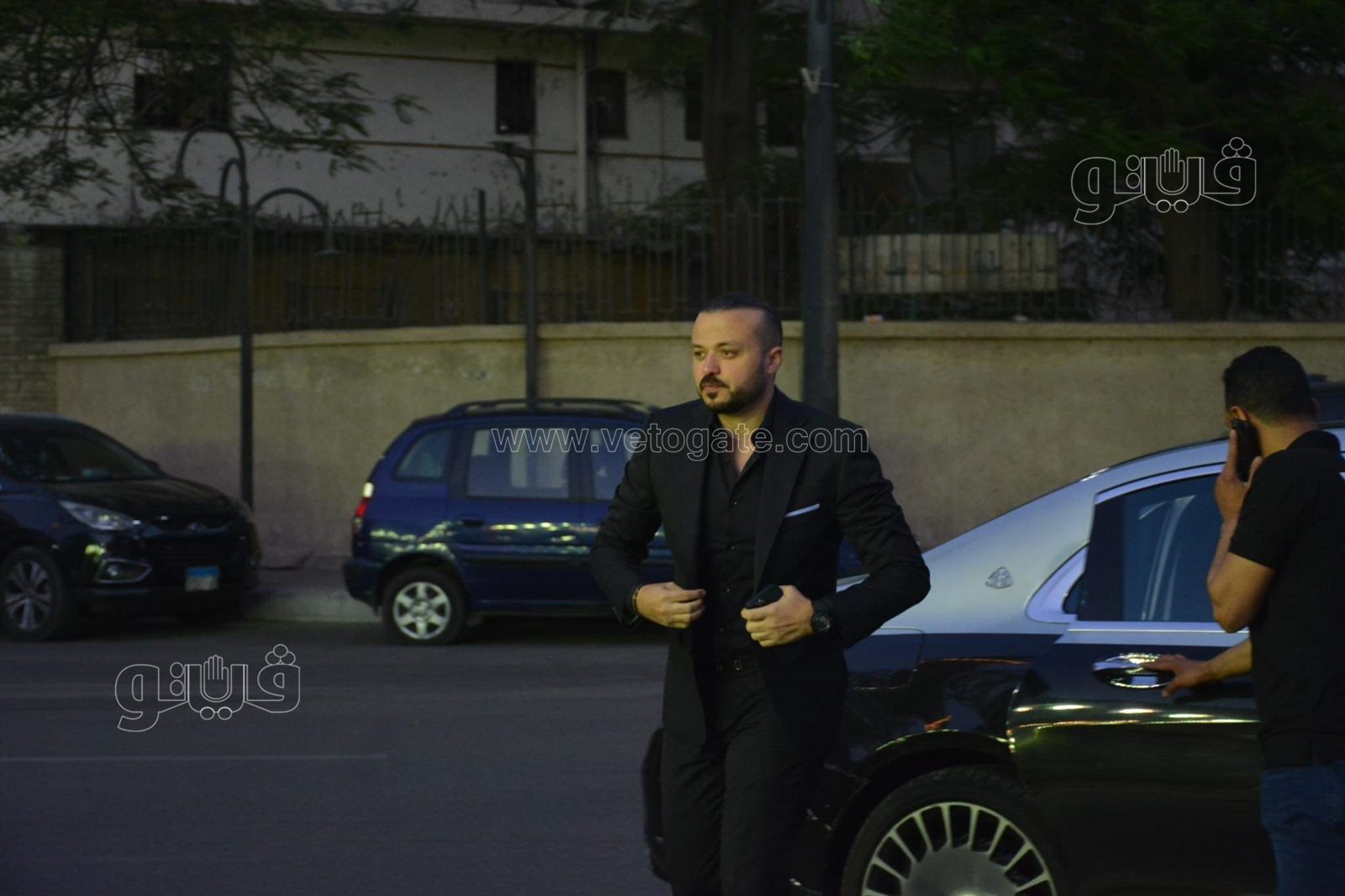 حسن حمدي وحسام غالي وشوبير في عزاء والد محمد سراج (37)