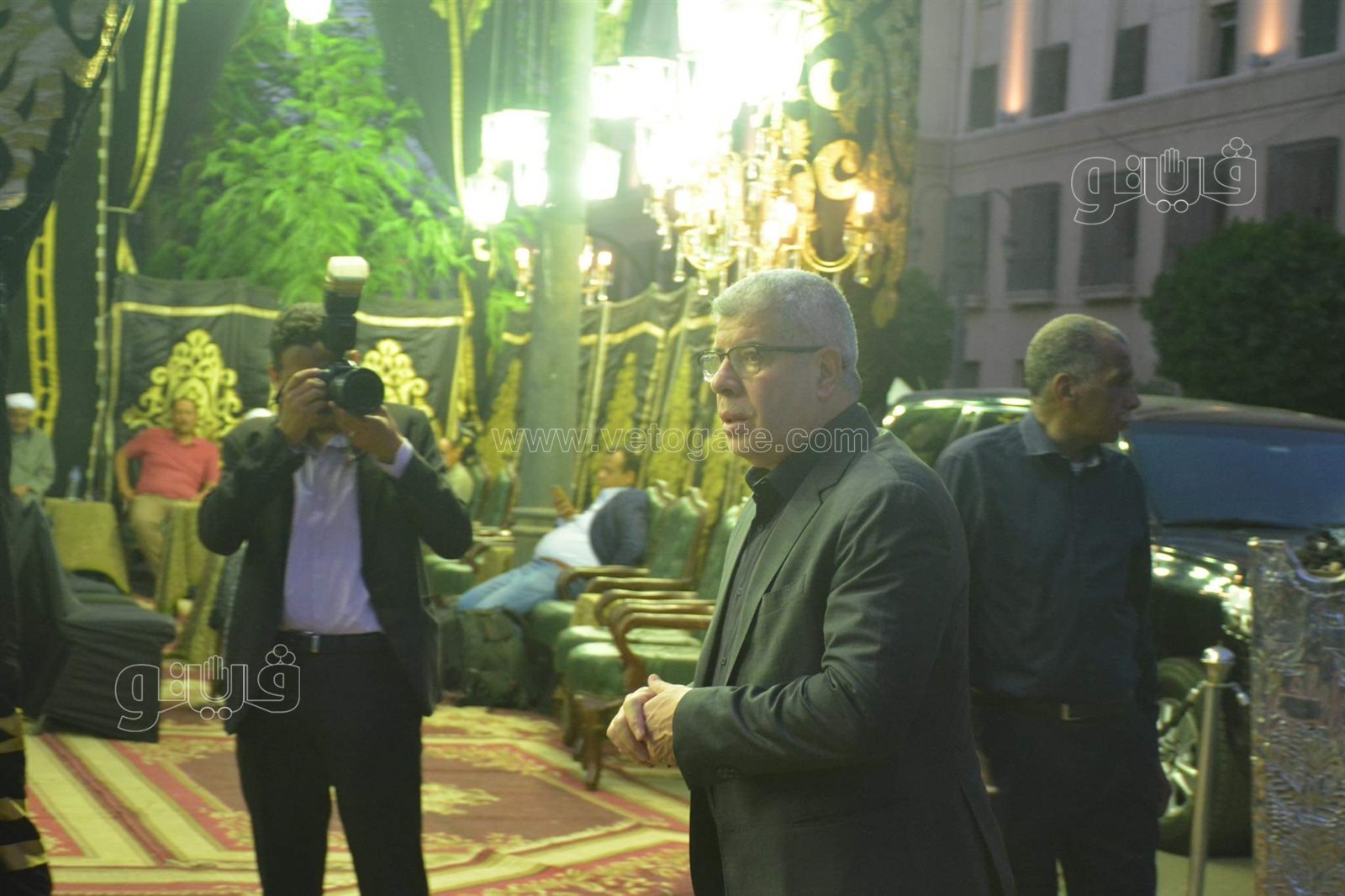 حسن حمدي وحسام غالي وشوبير في عزاء والد محمد سراج (38)