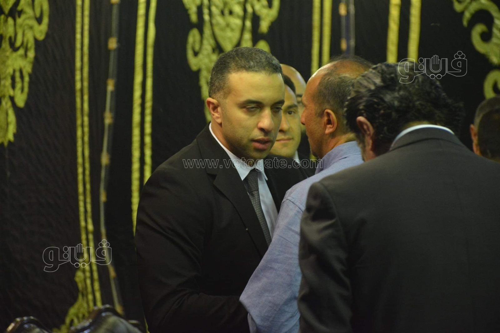 حسن حمدي وحسام غالي وشوبير في عزاء والد محمد سراج (42)