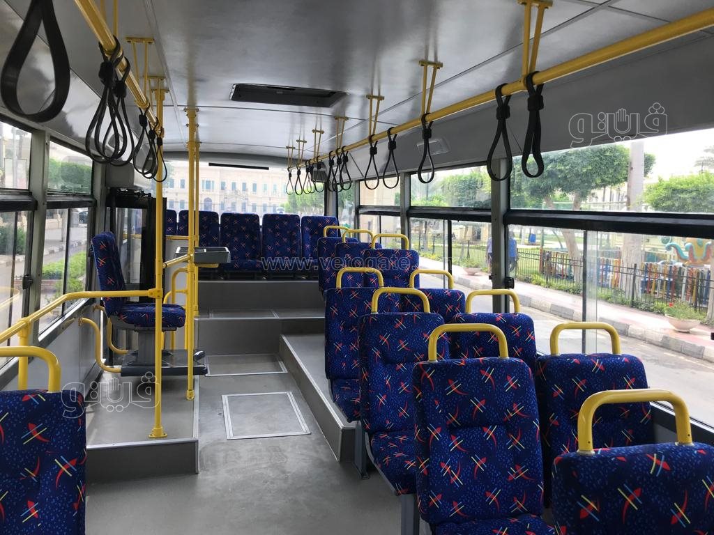 محافظ القاهرة يتفقد أول أتوبيس يعمل بالغاز الطبيعي (3)