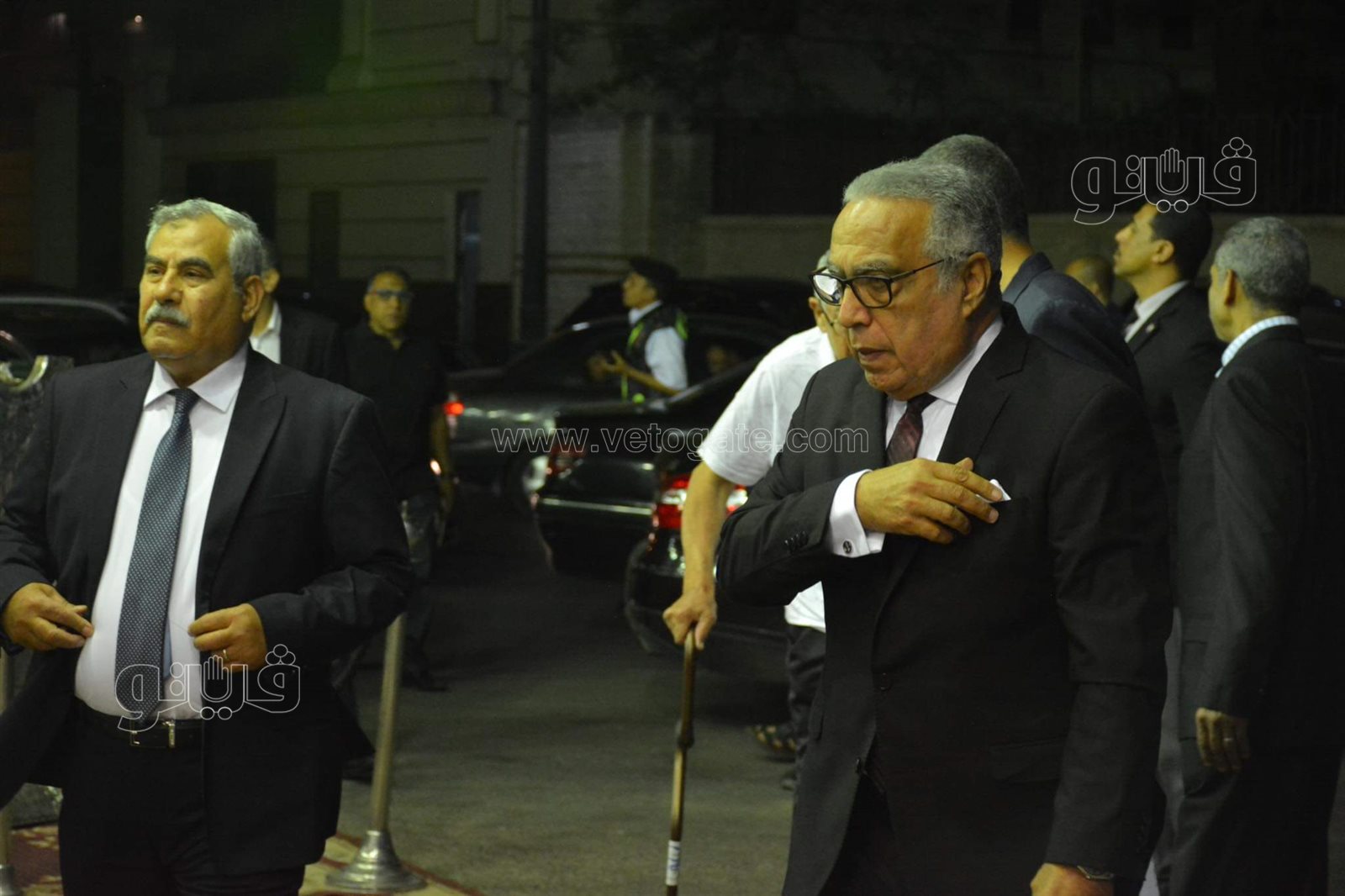 العامري فاروق وصبري فواز ومحمد العدل في عزاء والد محمد سراج (5)