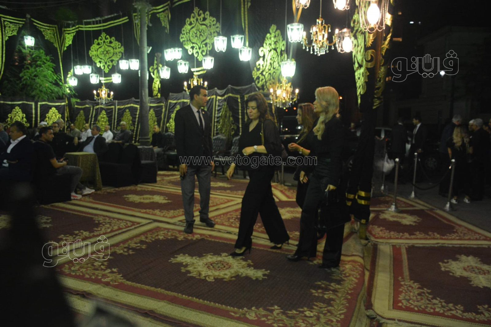 العامري فاروق وصبري فواز ومحمد العدل في عزاء والد محمد سراج (10)