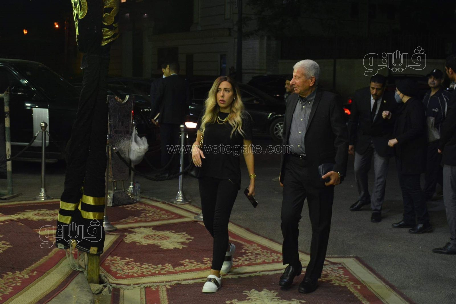 العامري فاروق وصبري فواز ومحمد العدل في عزاء والد محمد سراج (11)