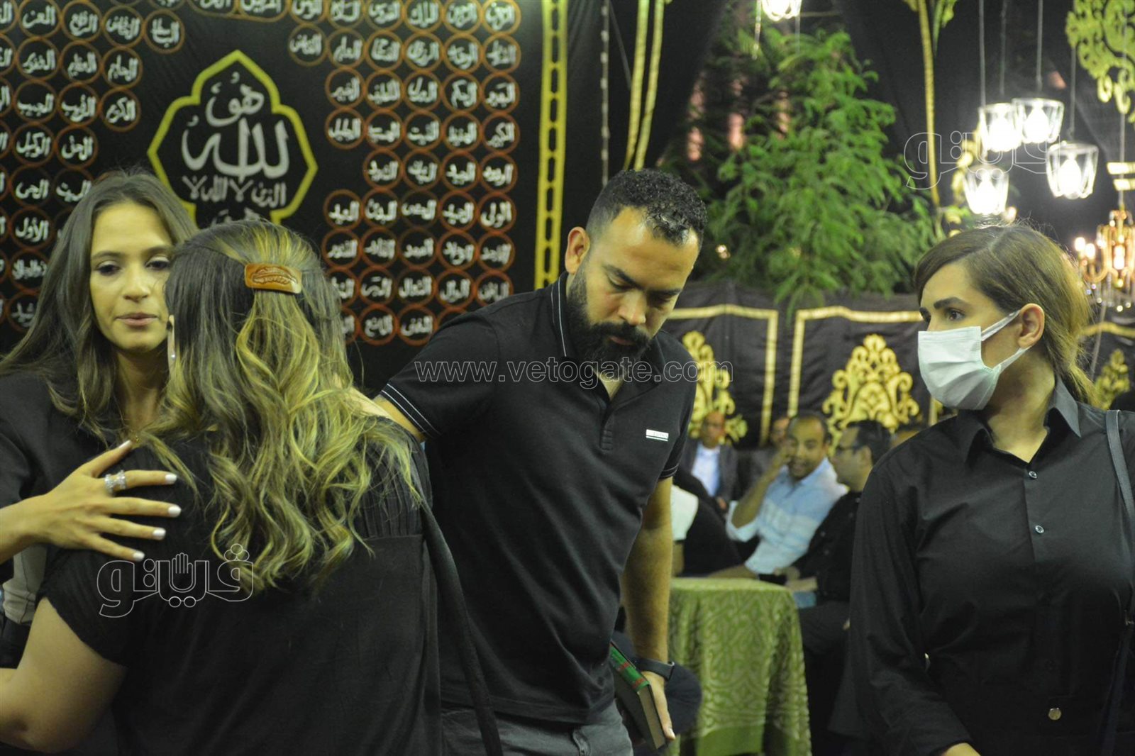 العامري فاروق وصبري فواز ومحمد العدل في عزاء والد محمد سراج (23)