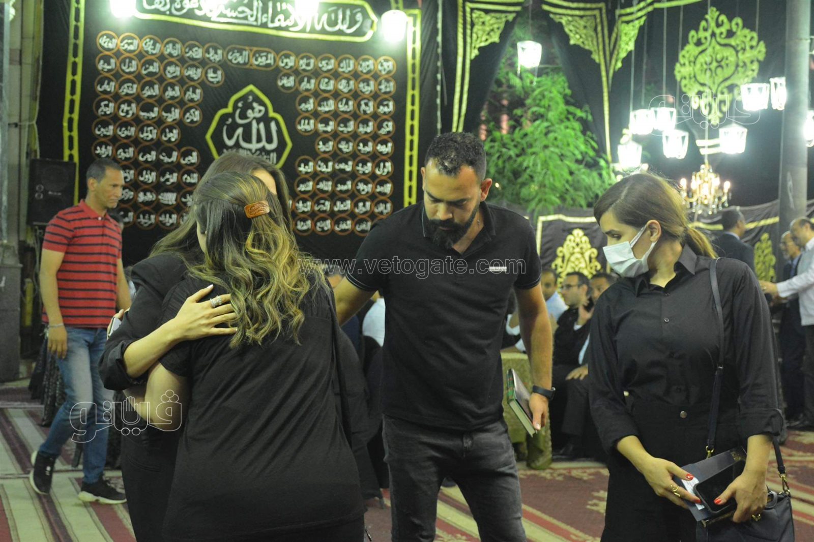 العامري فاروق وصبري فواز ومحمد العدل في عزاء والد محمد سراج (26)