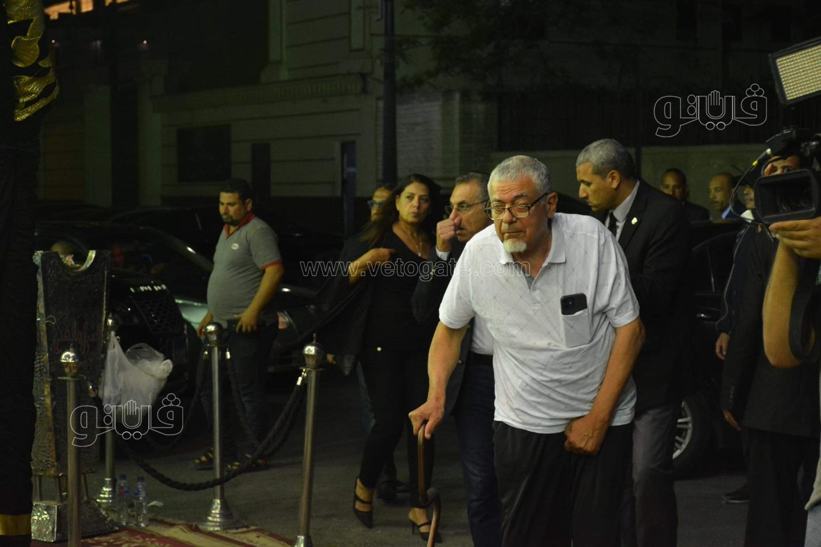 العامري فاروق وصبري فواز ومحمد العدل في عزاء والد محمد سراج (29)