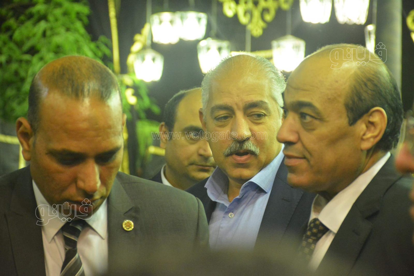 العامري فاروق وصبري فواز ومحمد العدل في عزاء والد محمد سراج (31)