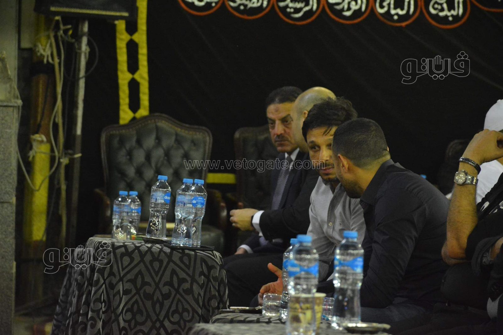 حازم إمام وأحمد فهمي وإيمان العاصي يشاركون في عزاء والد محمد سراج (3)