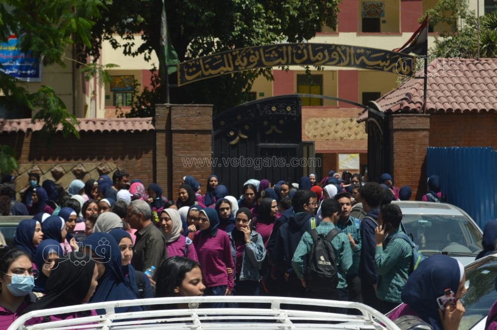 طالبات ثانية ثانوي بالجيزة (1)