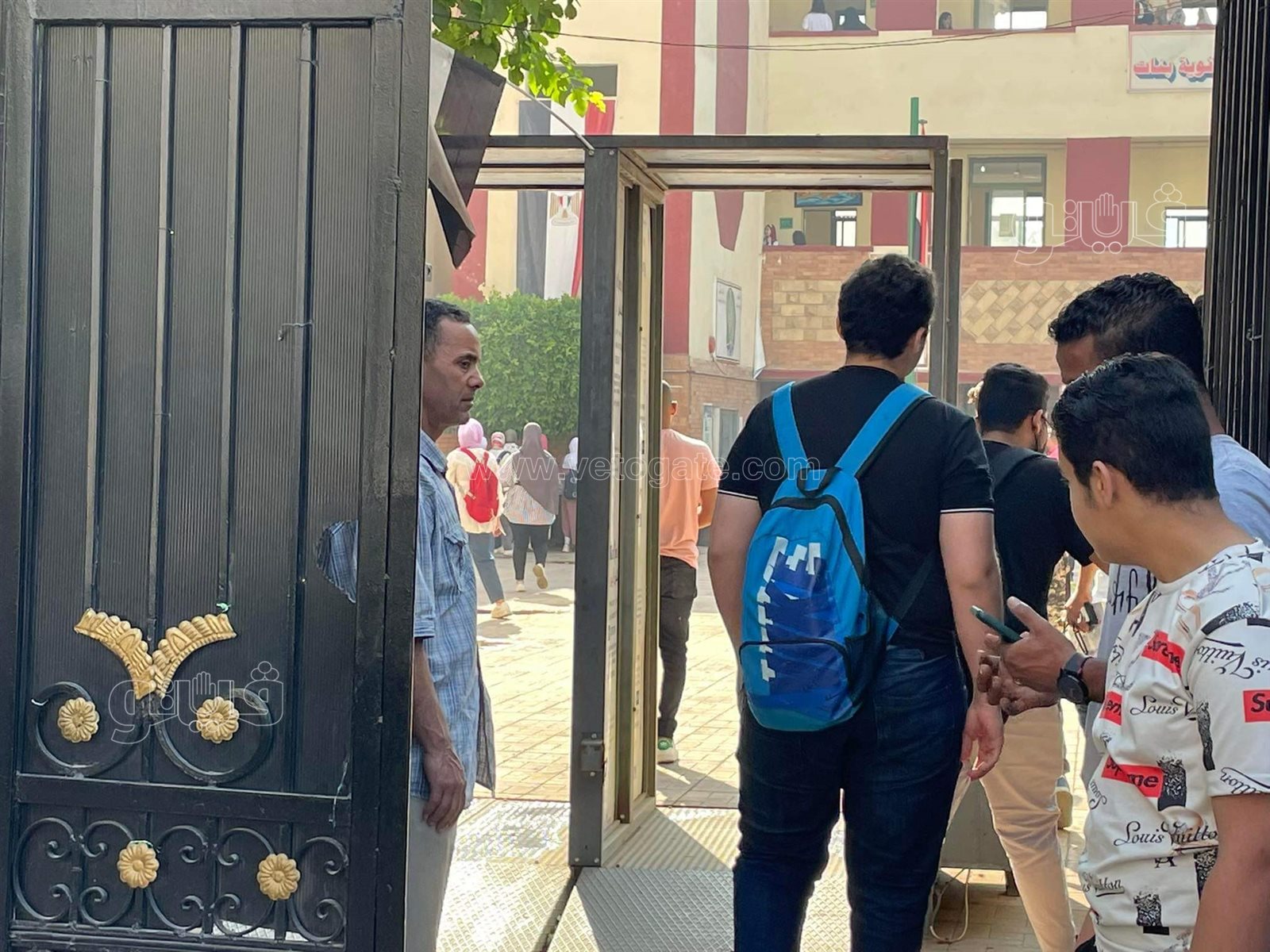 طلاب ثانية ثانوي (2)