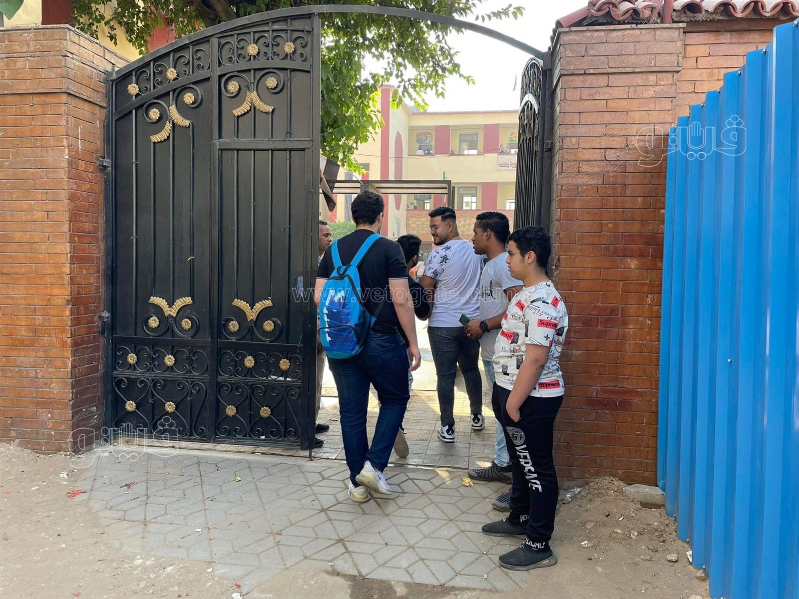 طلاب ثانية ثانوي (4)