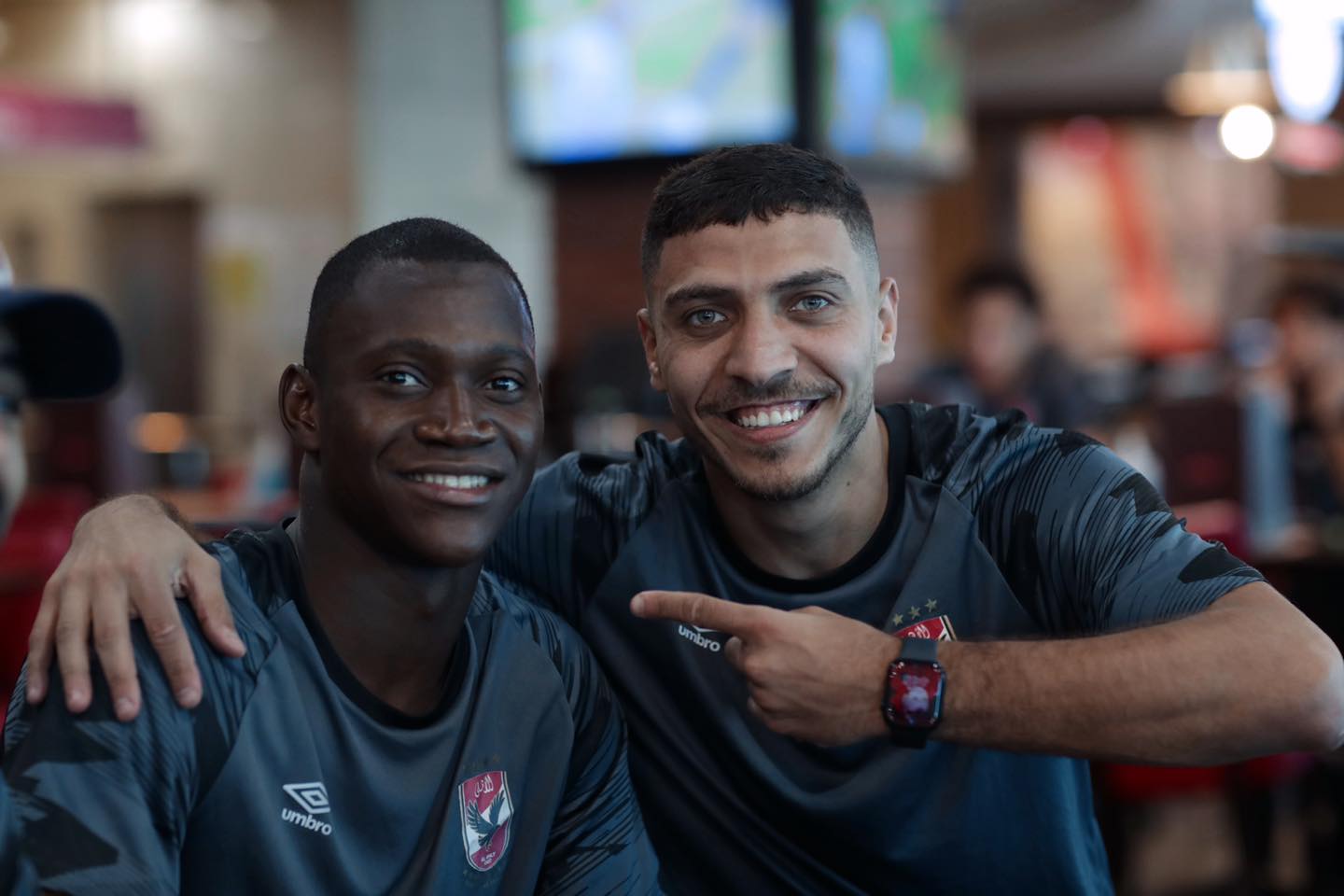 بعثة الأهلي تصل إلى مطار القاهرة للسفر إلى المغرب  (1)