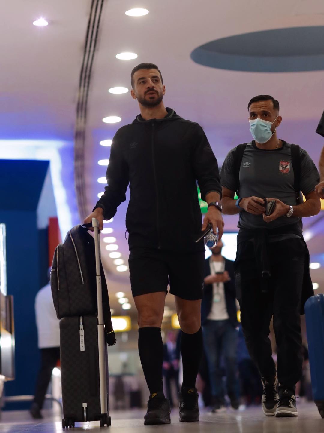 بعثة الأهلي تصل إلى مطار القاهرة للسفر إلى المغرب  (10)
