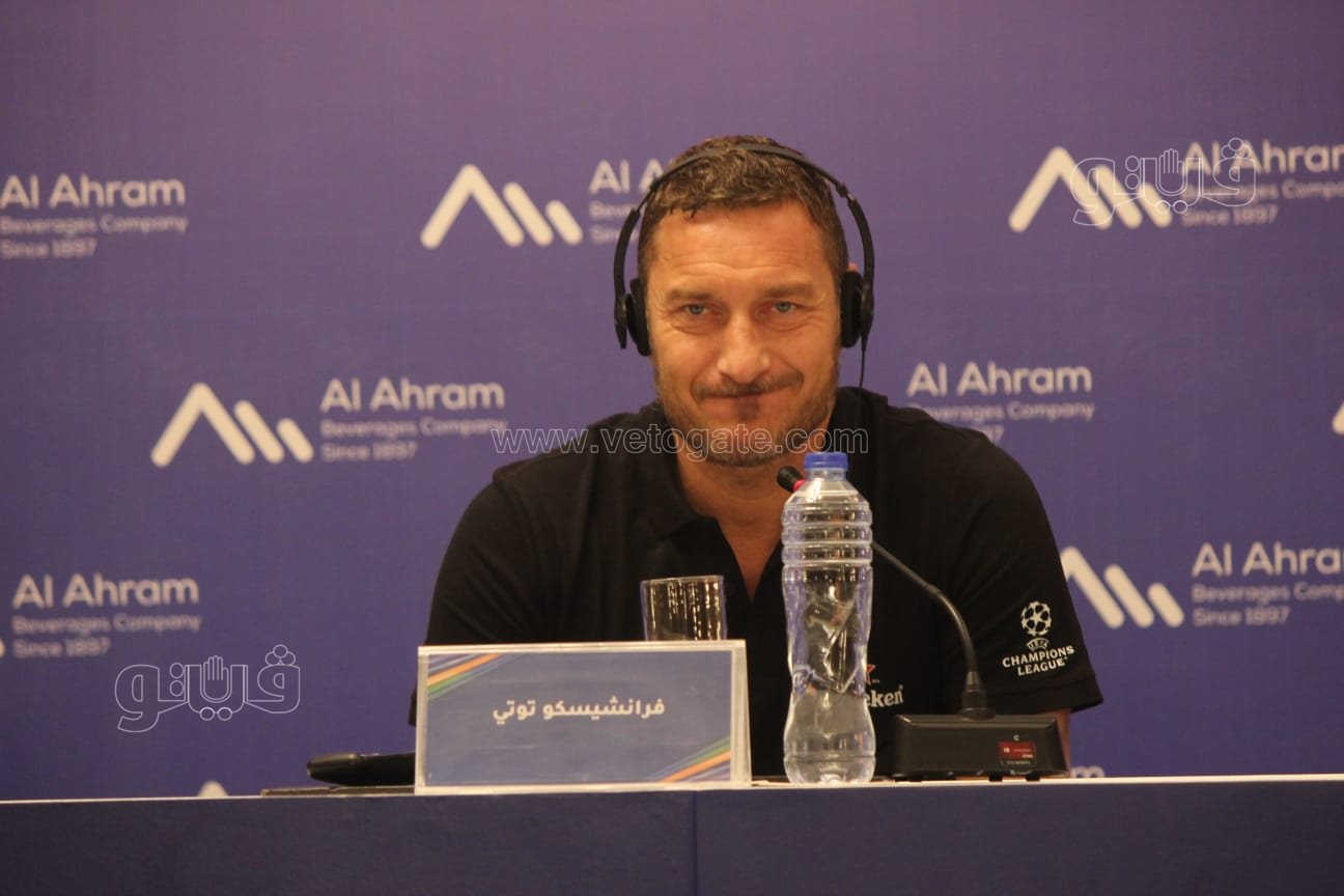  فرانشيسكو توتي لاعب روما ومنتخب إيطاليا السابق (2)