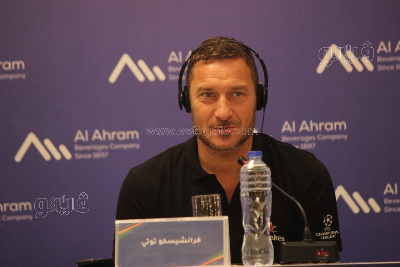  فرانشيسكو توتي لاعب روما ومنتخب إيطاليا السابق (3)