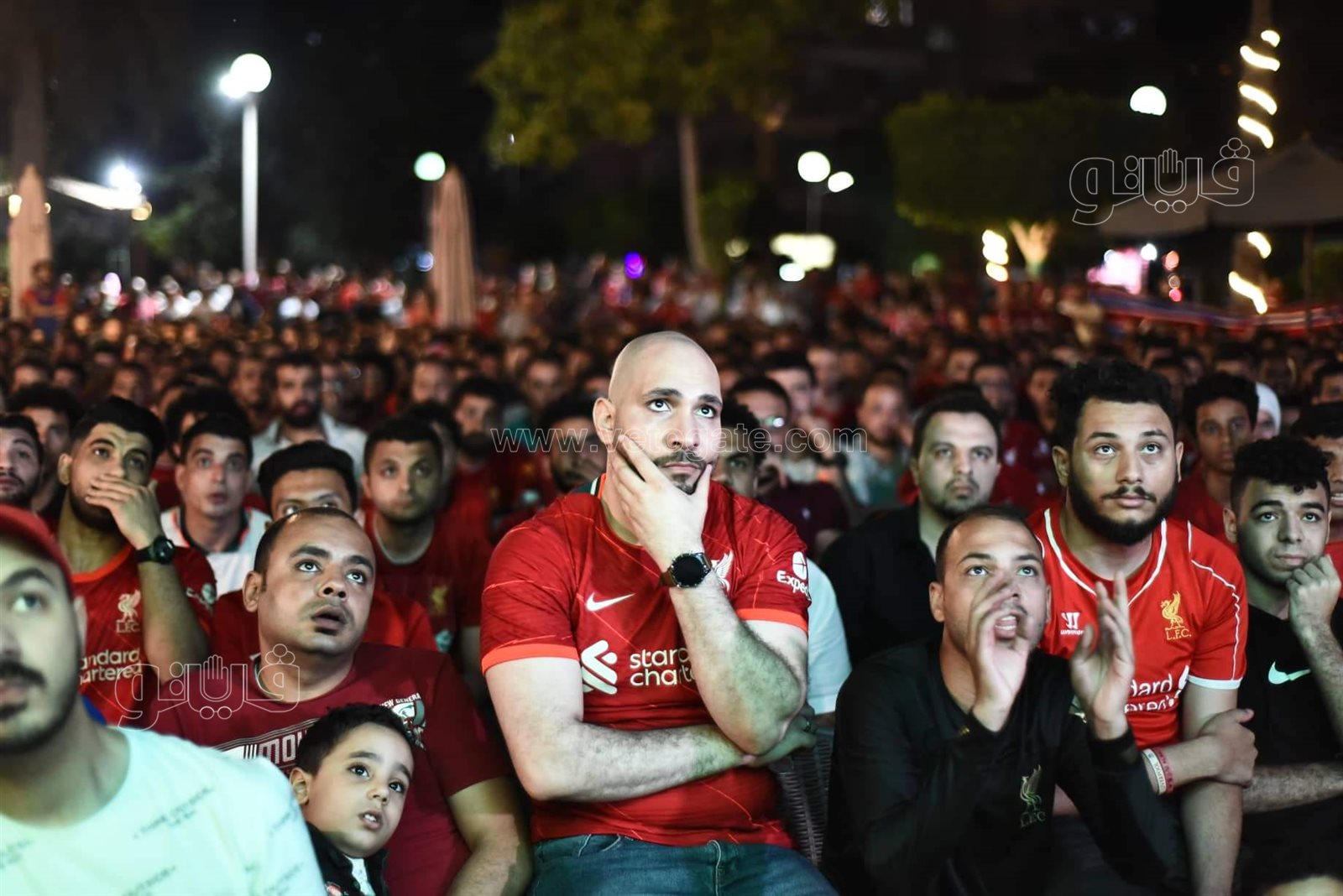 القلق والتوتر يسيطران على جماهير ليفربول خلال مواجهة الفريق لريال مدريد (1)
