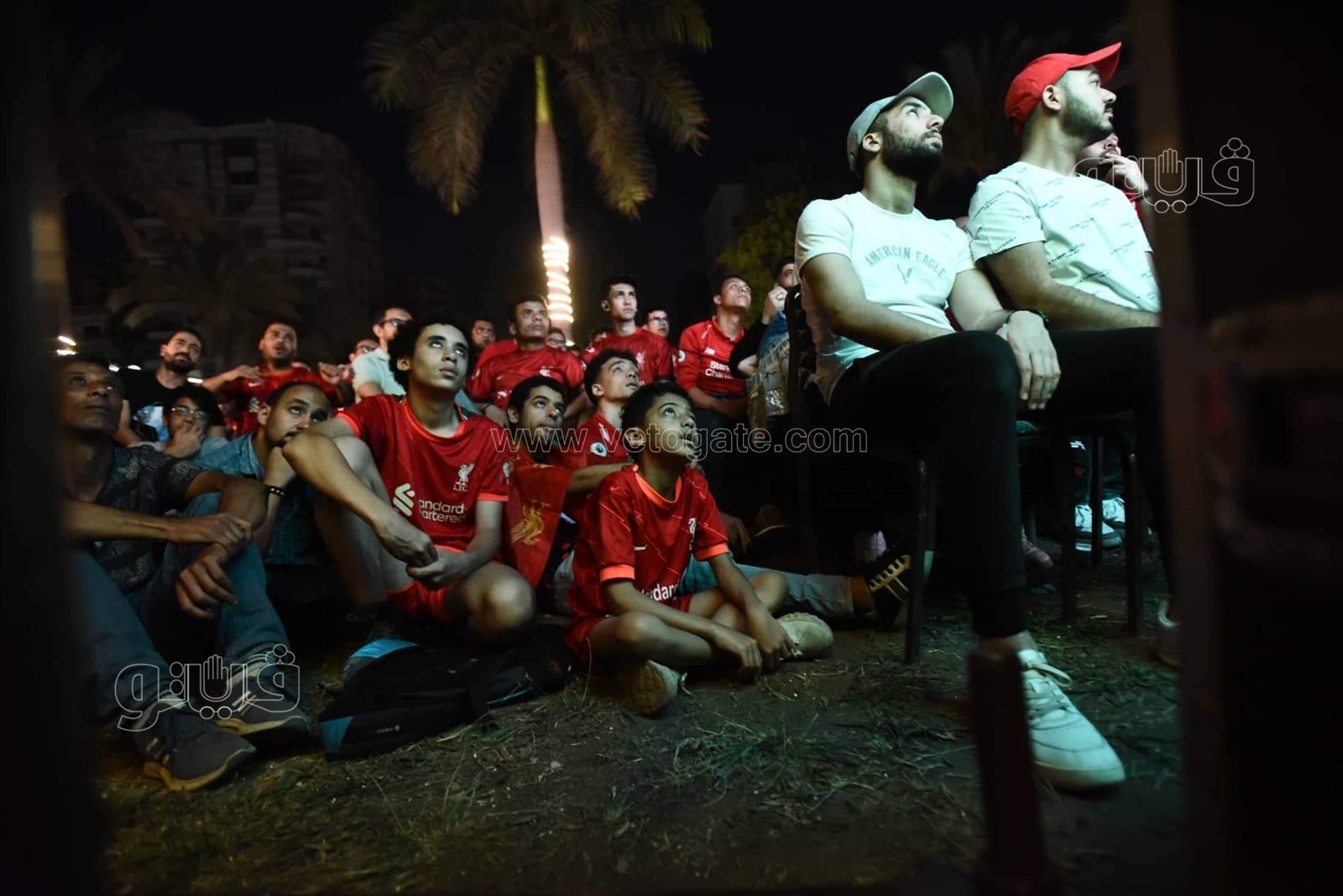 القلق والتوتر يسيطران على جماهير ليفربول خلال مواجهة الفريق لريال مدريد (5)