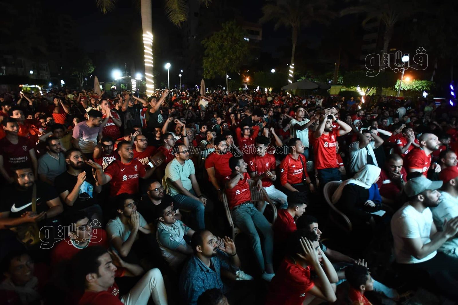 القلق والتوتر يسيطران على جماهير ليفربول خلال مواجهة الفريق لريال مدريد (8)