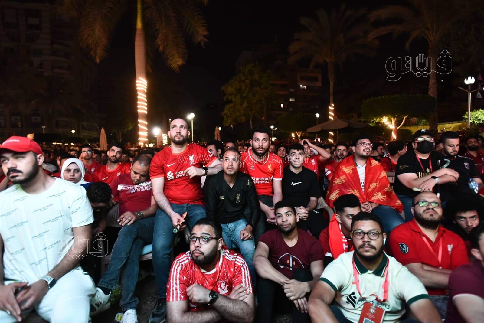 القلق والتوتر يسيطران على جماهير ليفربول خلال مواجهة الفريق لريال مدريد (9)