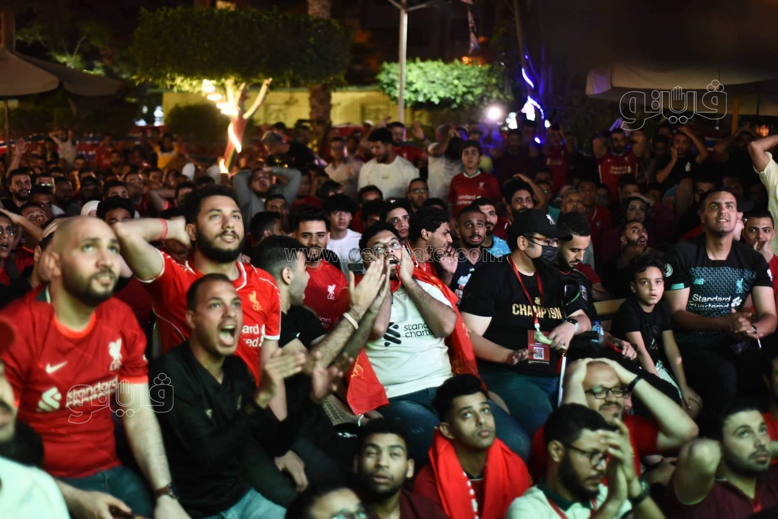 القلق والتوتر يسيطران على جماهير ليفربول خلال مواجهة الفريق لريال مدريد (10)