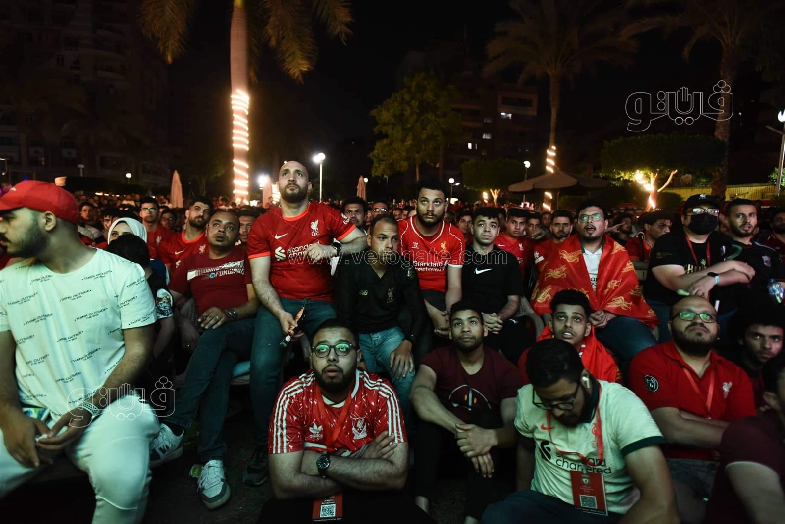 القلق والتوتر يسيطران على جماهير ليفربول خلال مواجهة الفريق لريال مدريد (11)