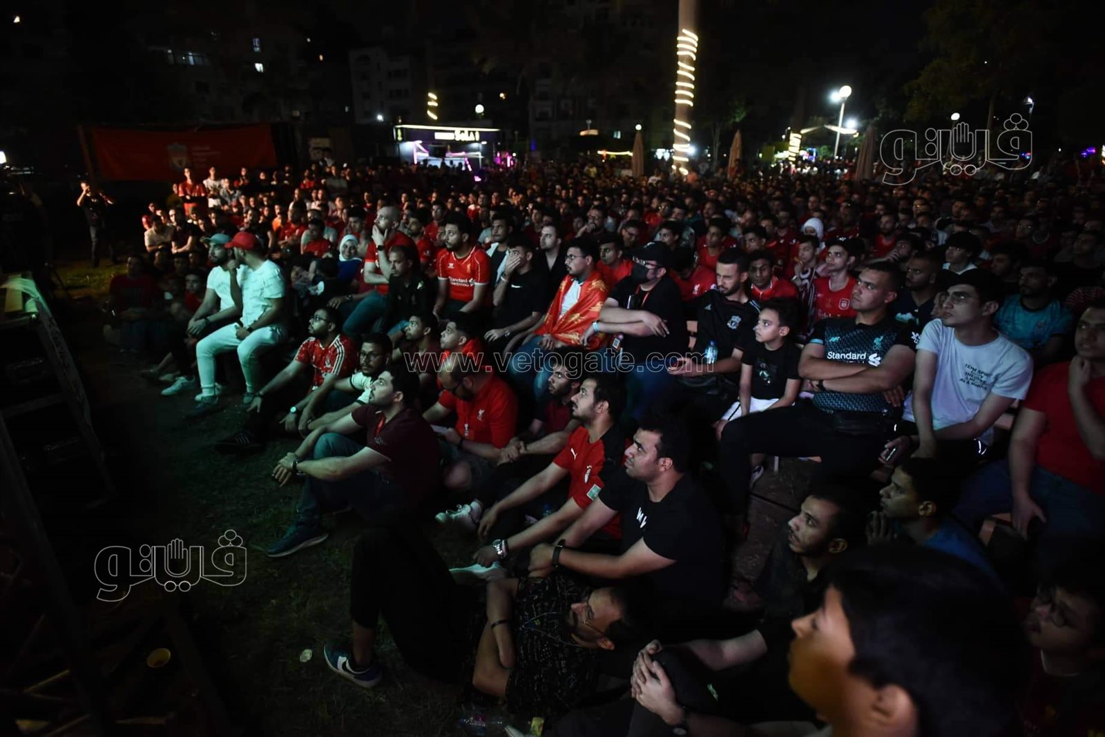 القلق والتوتر يسيطران على جماهير ليفربول خلال مواجهة الفريق لريال مدريد (12)