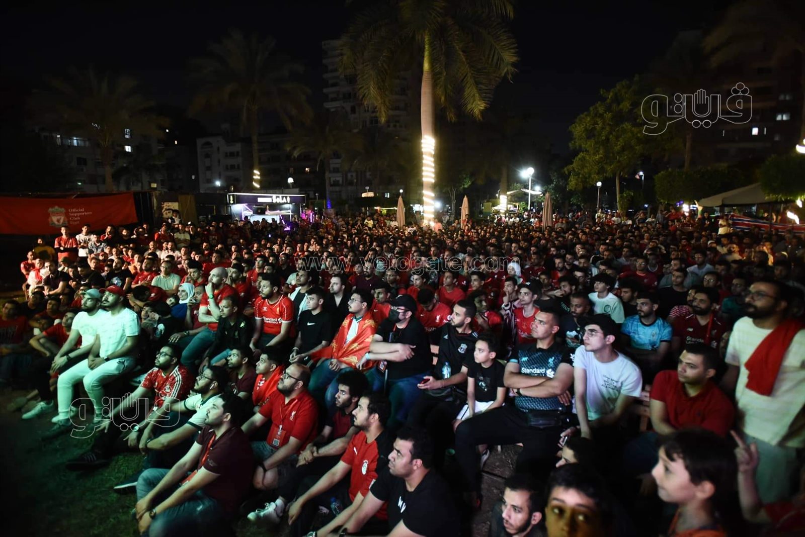 القلق والتوتر يسيطران على جماهير ليفربول خلال مواجهة الفريق لريال مدريد (13)