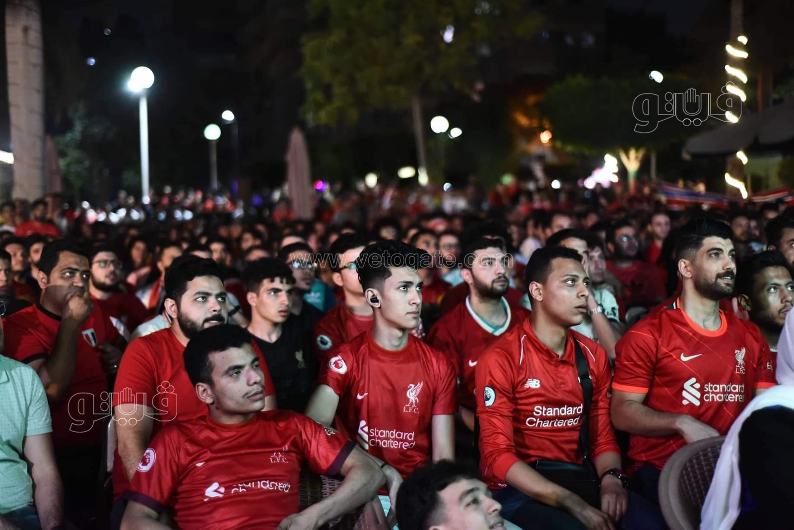 القلق والتوتر يسيطران على جماهير ليفربول خلال مواجهة الفريق لريال مدريد (14)