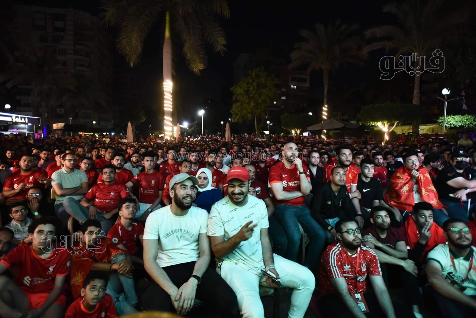 القلق والتوتر يسيطران على جماهير ليفربول خلال مواجهة الفريق لريال مدريد (21)