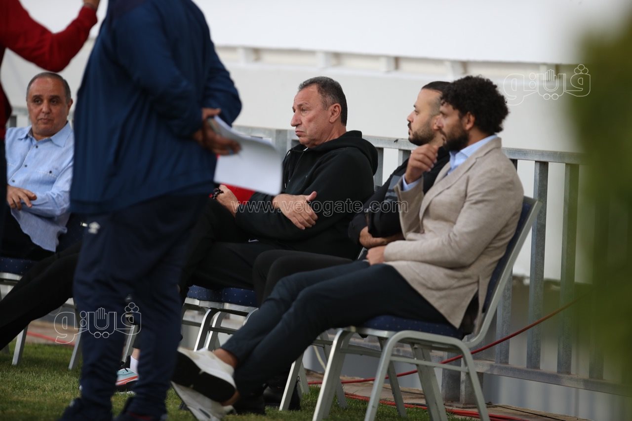 الخطيب يساند لاعبي الأهلي في المران الأخير قبل لقاء الوداد (4)