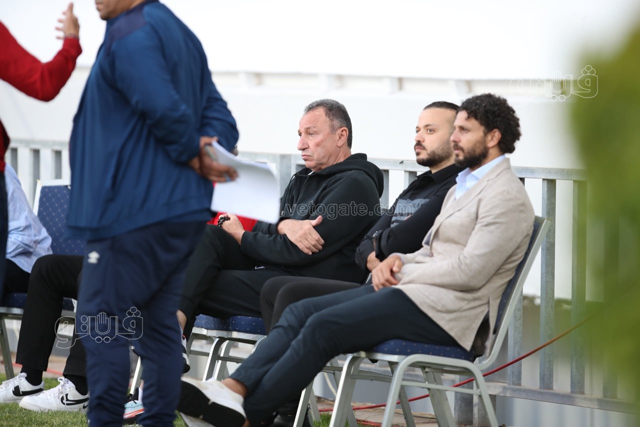 الخطيب يساند لاعبي الأهلي في المران الأخير قبل لقاء الوداد (8)