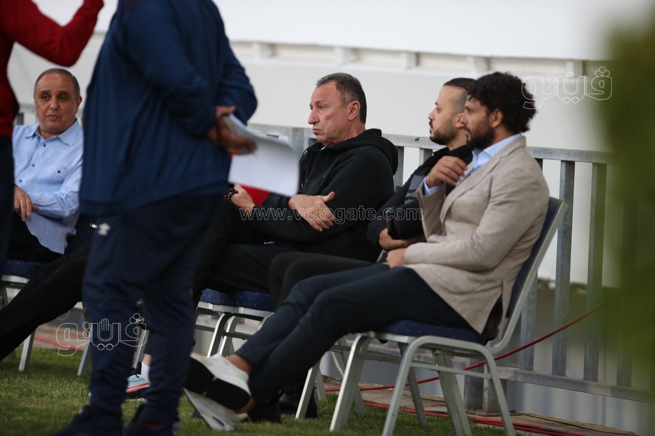 الخطيب يساند لاعبي الأهلي في المران الأخير قبل لقاء الوداد (10)