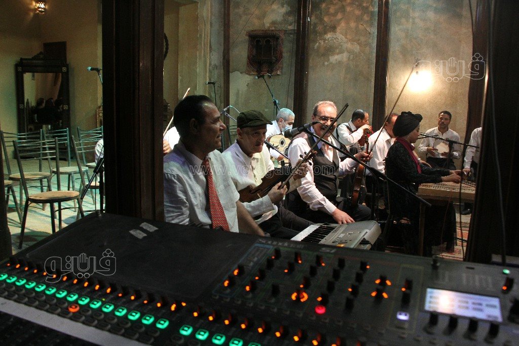 عبدالمنعم عازف الكمان في حفلات (5)