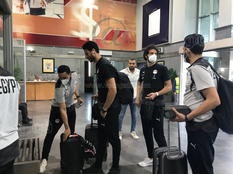 بعثة المنتخب تصل مطار القاهرة استعدادا للسفر إلى مالاوي (1)