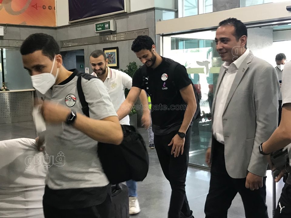 بعثة المنتخب تصل مطار القاهرة استعدادا للسفر إلى مالاوي (3)