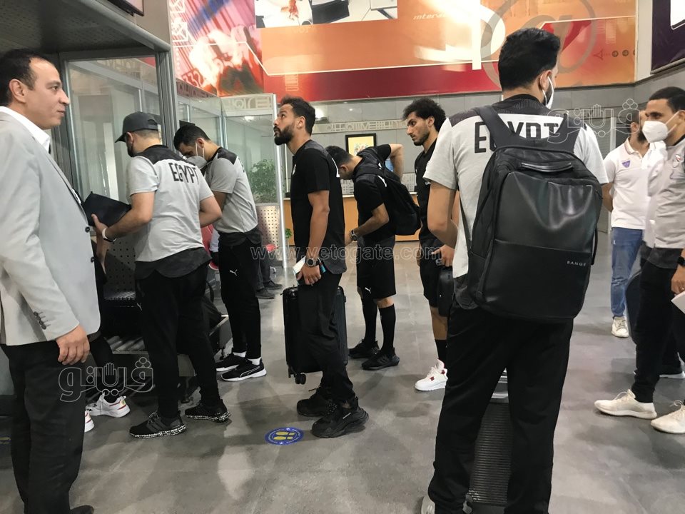 بعثة المنتخب تصل مطار القاهرة استعدادا للسفر إلى مالاوي (6)