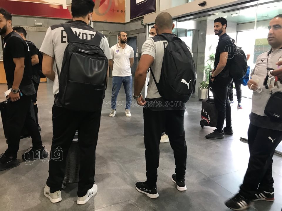 بعثة المنتخب تصل مطار القاهرة استعدادا للسفر إلى مالاوي (7)