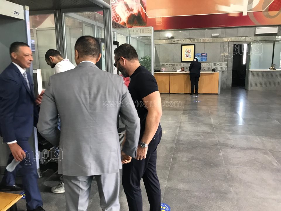 بعثة المنتخب تصل مطار القاهرة استعدادا للسفر إلى مالاوي (10)