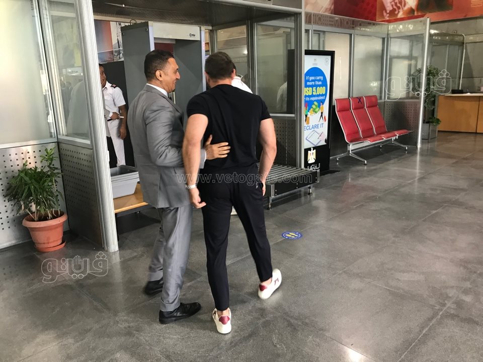 بعثة المنتخب تصل مطار القاهرة استعدادا للسفر إلى مالاوي (12)