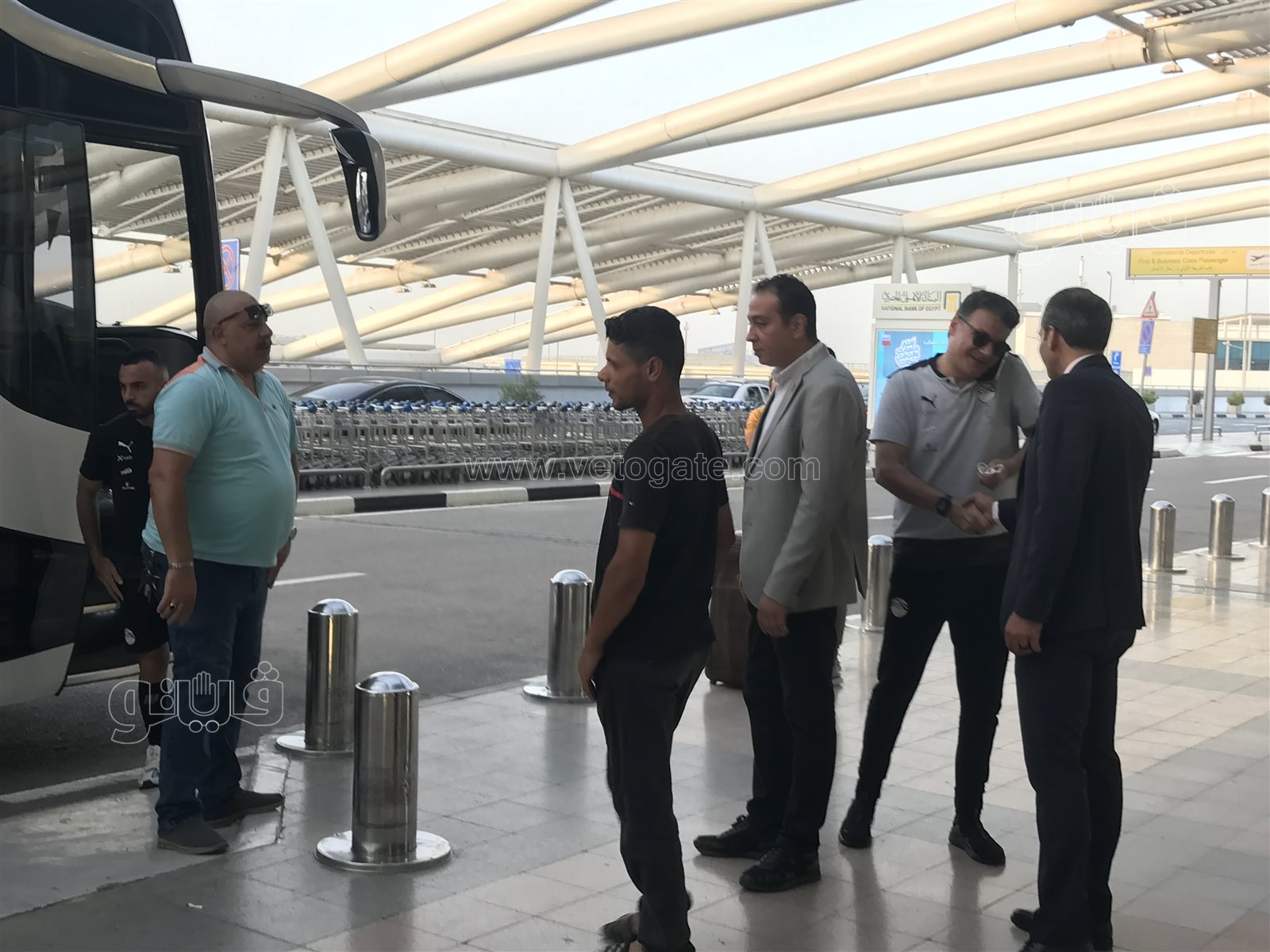 بعثة منتخب مصر تصل مطار القاهرة استعدادا للسفر إلى كوريا الجنوبية (1)