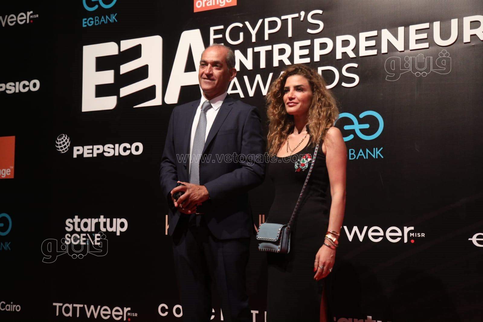 نجيب وسميح ساويرس والمشاط  في حفل إعلان جوائز ريادة الأعمال EEA (2)