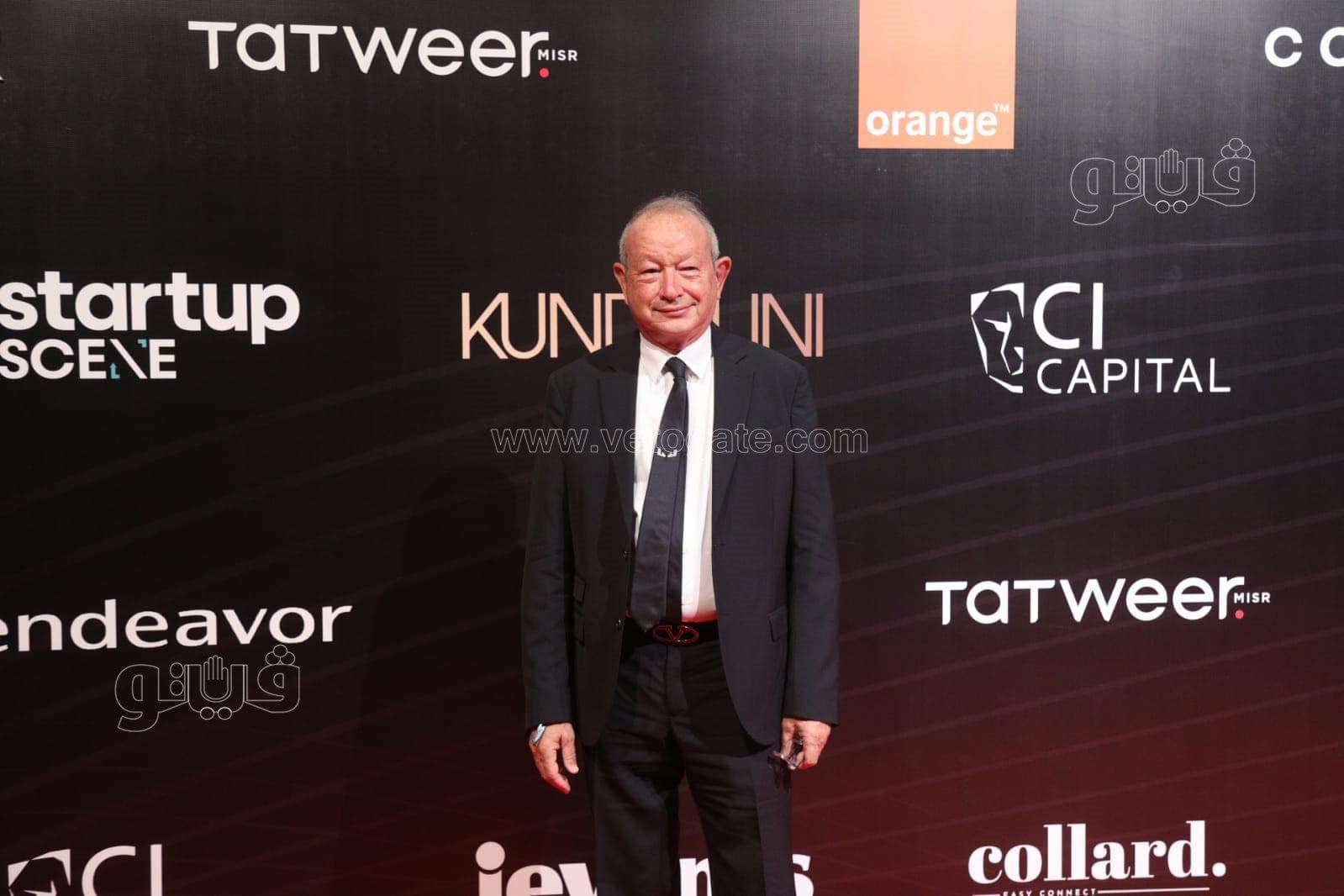 نجيب وسميح ساويرس والمشاط في حفل إعلان جوائز ريادة الأعمال EEA (9)