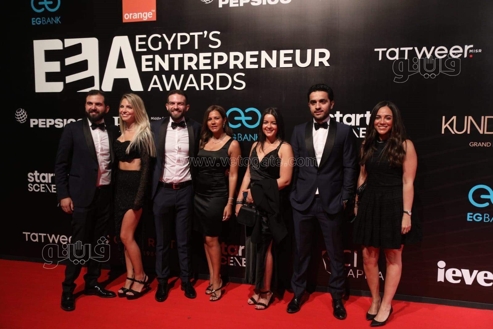 نجيب وسميح ساويرس والمشاط  في حفل إعلان جوائز ريادة الأعمال EEA (15)